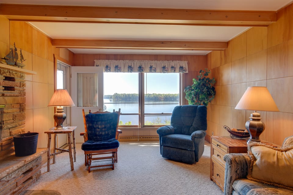 Eagle River Apartment w/ Private Dock & Fire Pit! Apartment in Wisconsin