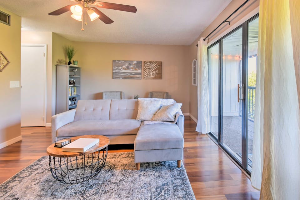 Pool Access & Kayaks: Indian Shores Townhome Apartment in Indian Shores