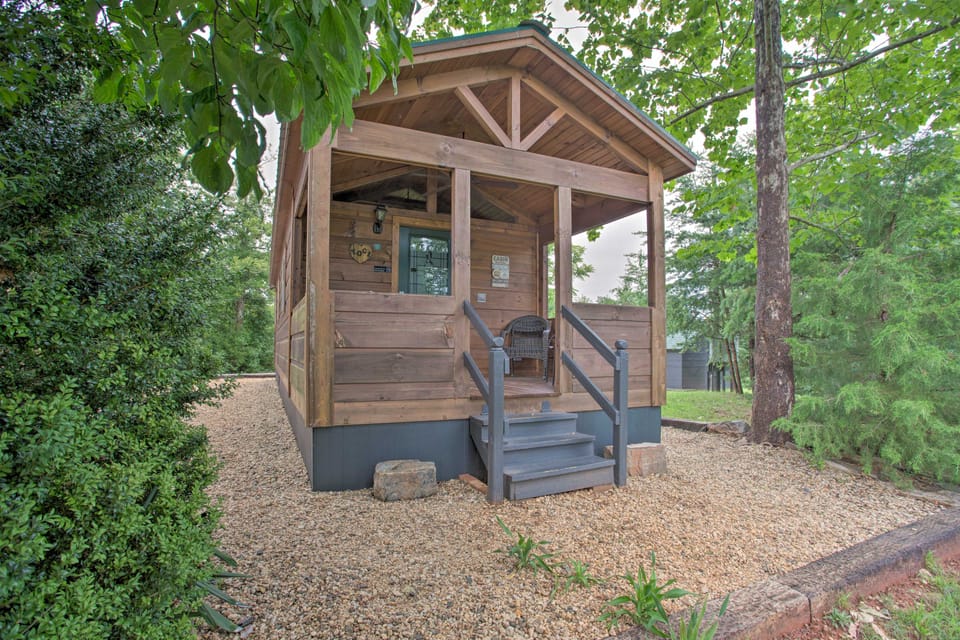 Year-Round Adventure! Rustic Cabin in Mill Spring House in Tennessee