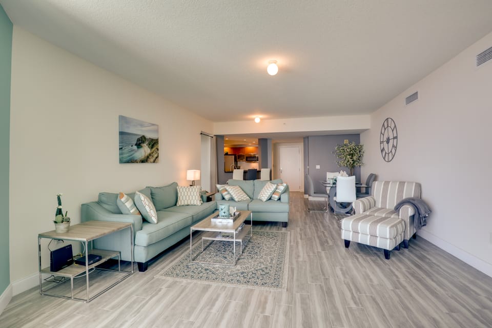 Luxurious Daytona Beach Condo w/ Resort Amenities! Apartment in Holly Hill