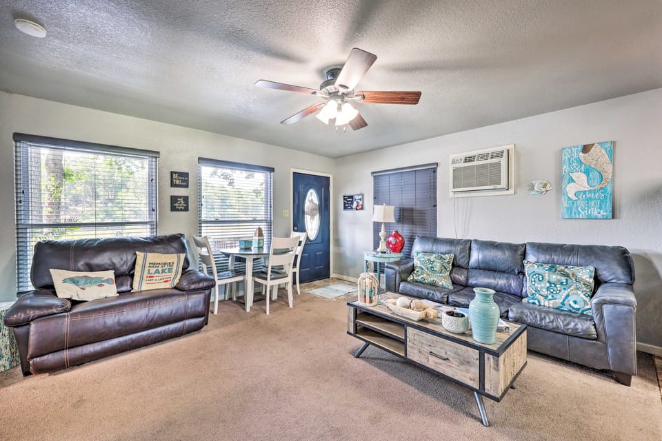 Lakefront Home w/ Swim Dock in Hot Springs House in Garland County