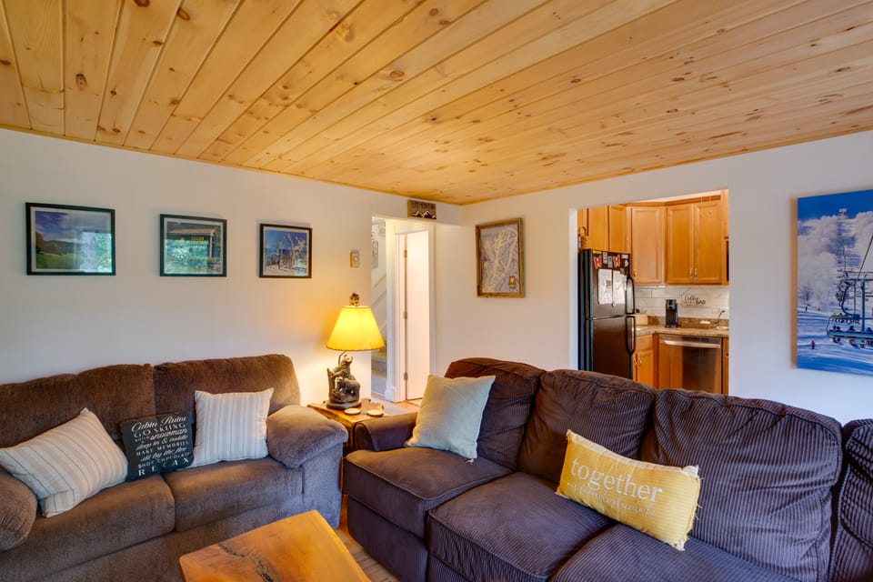 Steps to Sugar Mountain! Condo w/ Furnished Deck Apartment in Sugar Mountain
