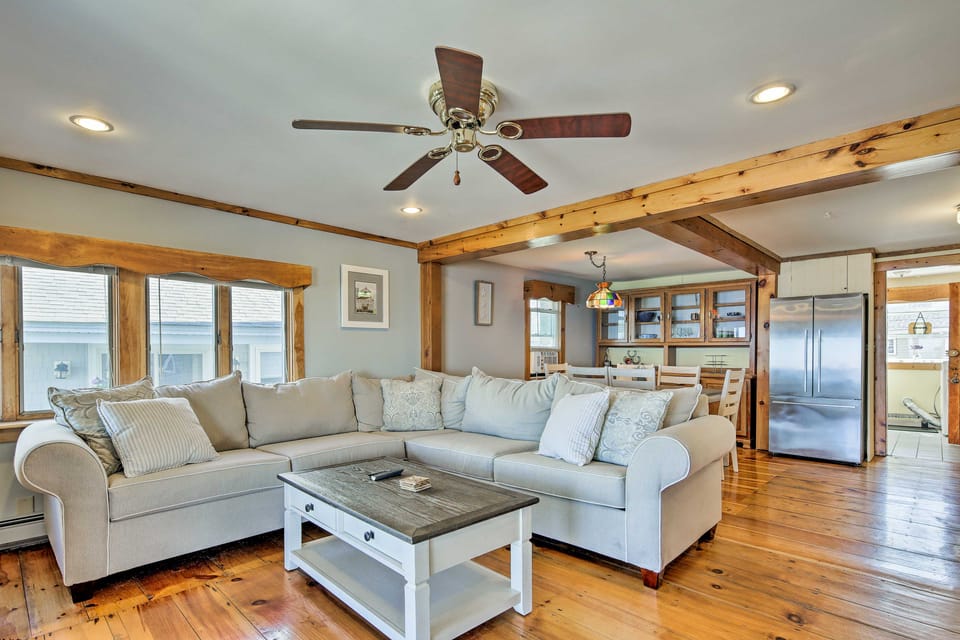 Oceanfront Cape Cod Home w/ Porch, Yard + Grill! House in Ocean Bluff Brant Rock