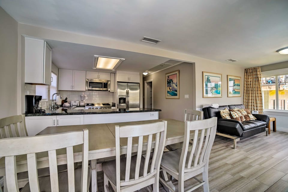 Ocean-View Home - Walk to Avalon City Center! House in Avalon