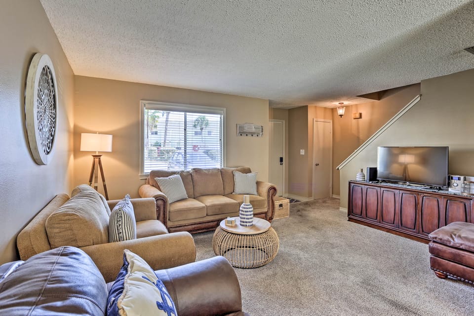 Destin Townhome with Beach Access & 2 Pools! Apartment in Destin