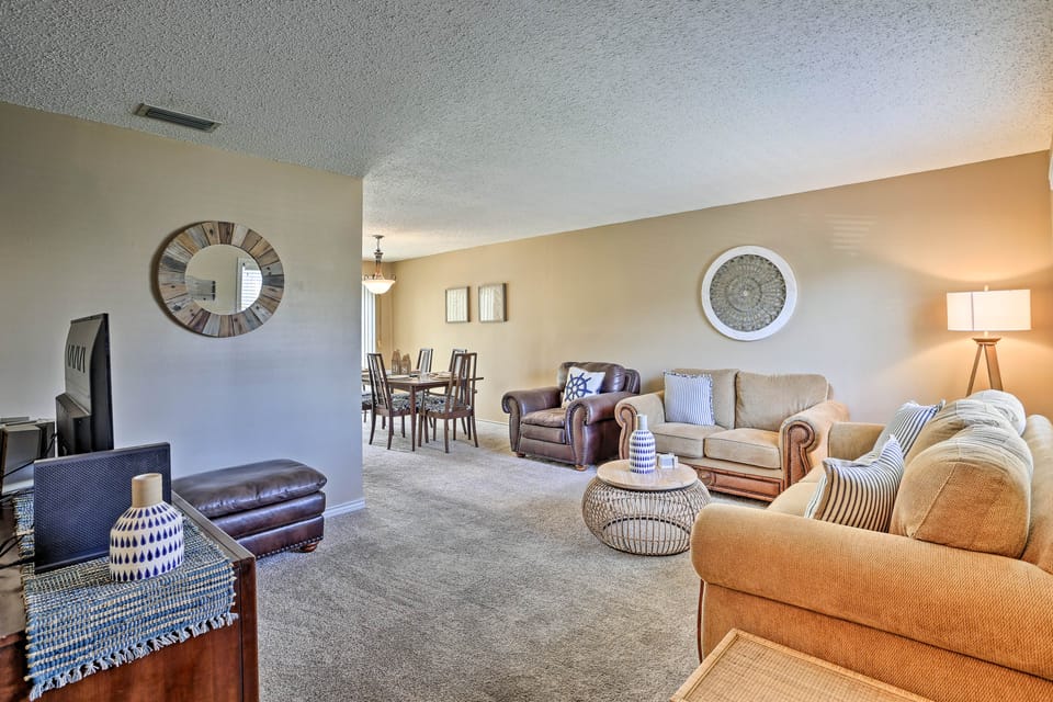 Destin Townhome with Beach Access & 2 Pools! Apartment in Destin