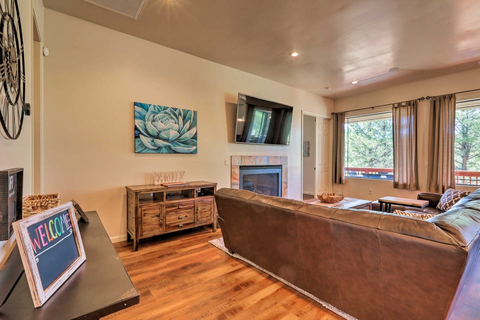 Wooded Patio Oasis! Group Getaway in Flagstaff House in Flagstaff