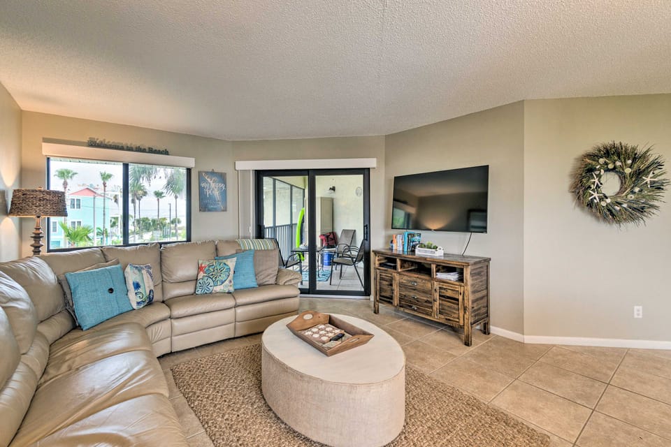 Resort Condo w/ Beach Access on Anna Maria Island! Apartment in Bradenton Beach