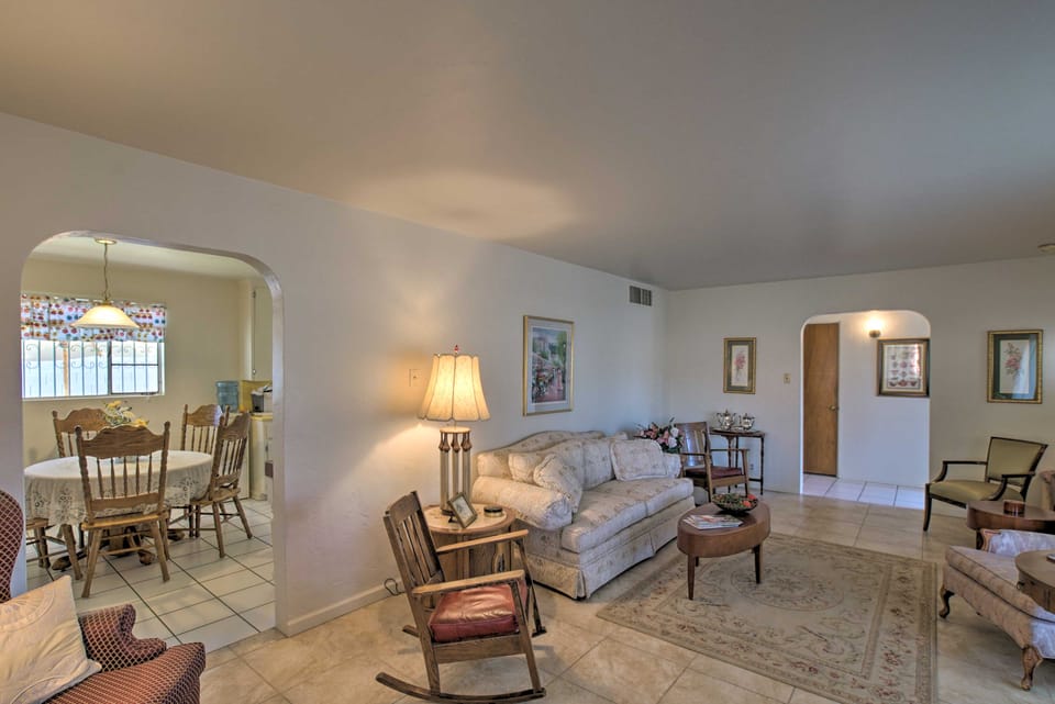 1 Mi to Golf & Shopping: Phoenix Home w/ Yard House in Phoenix
