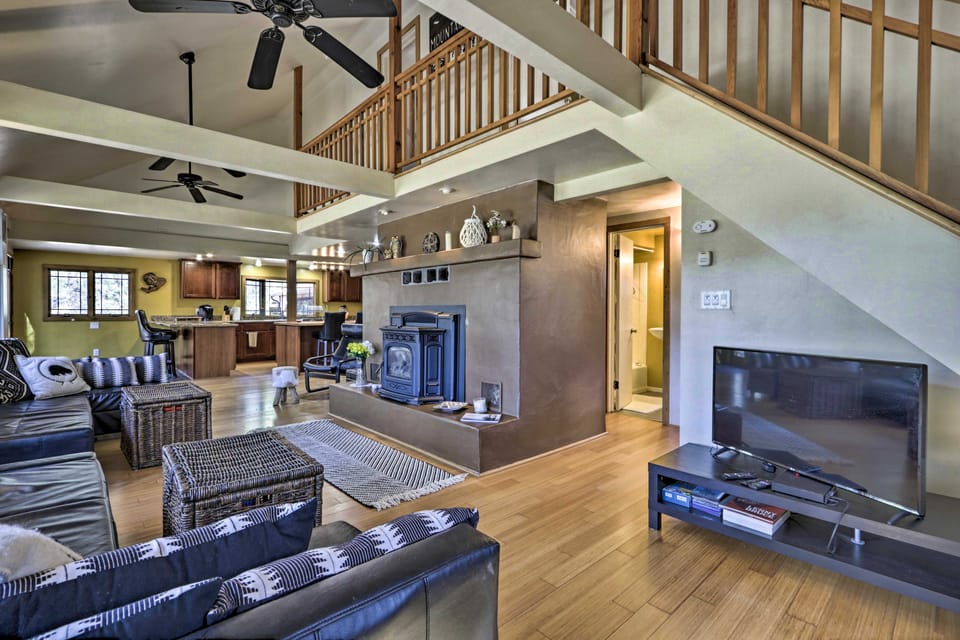 Hike & Relax Fireside: Dog-Friendly Gem in Payson! House in Gila County