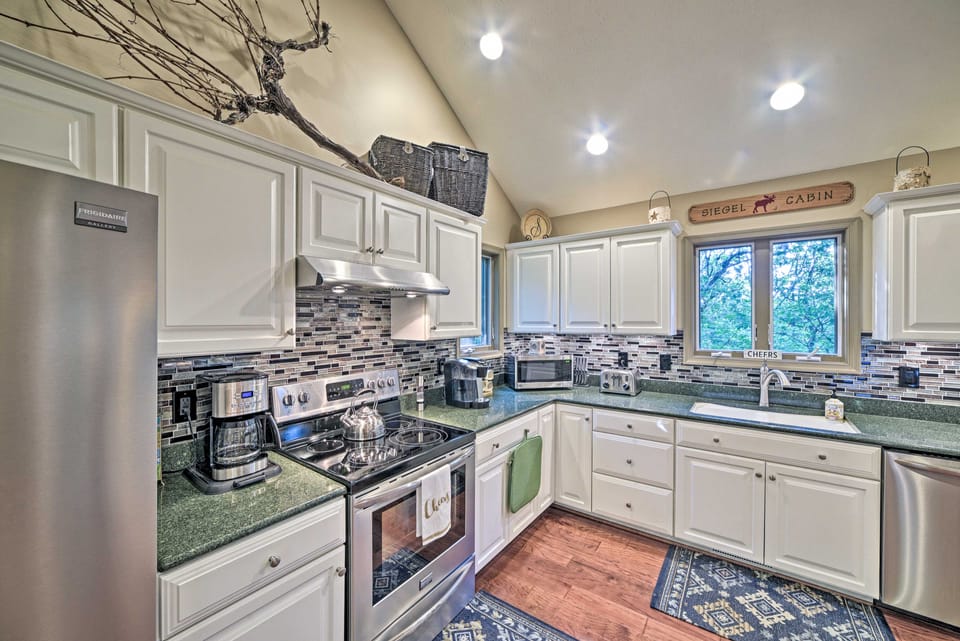 1 Mi to Slopes & Dining: Spacious Ski Getaway! House in Nelson County