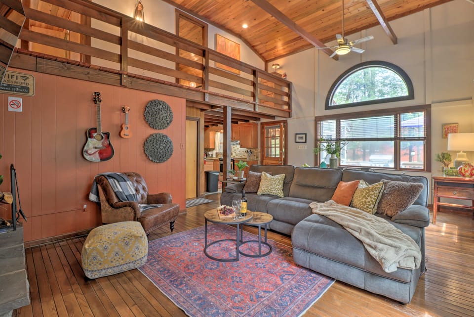 Deck & Fire Pit: Cozy Pocono Mountain Home House in Hickory Run State Park