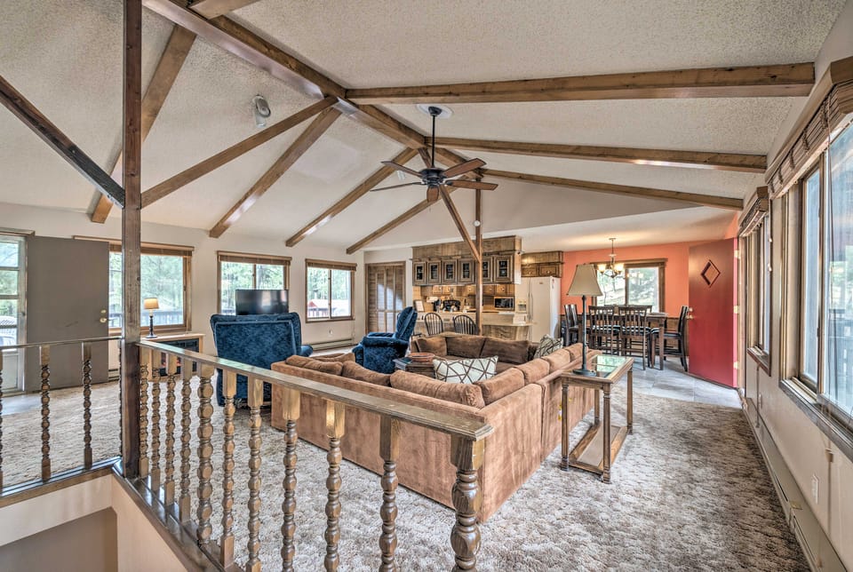 14 Mi to Ski Apache: Ruidoso Home w/ Deck & Grill! House in Ruidoso