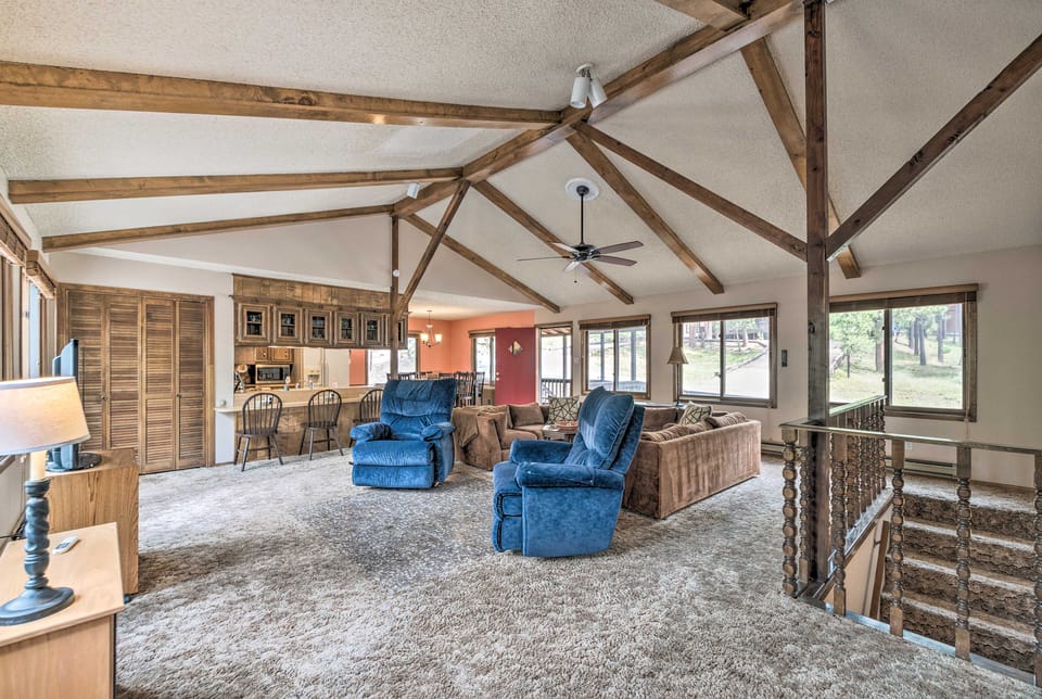14 Mi to Ski Apache: Ruidoso Home w/ Deck & Grill! House in Ruidoso