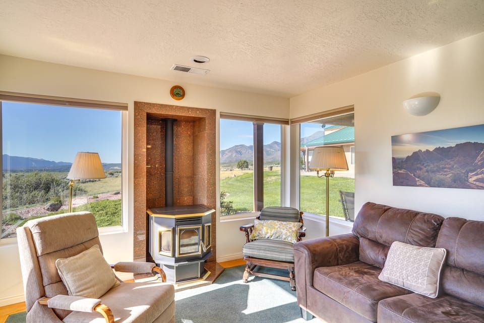 Zion Mountain Guest House w/ Canyon Vistas! House in Utah