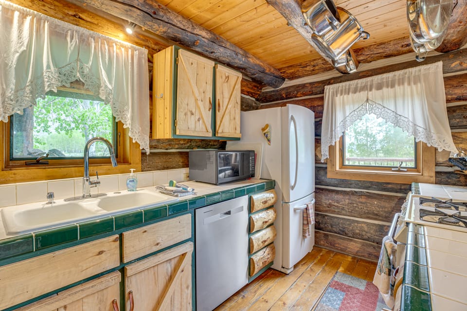 Log Home on 40-Acre Crested Butte Ranch House in Colorado