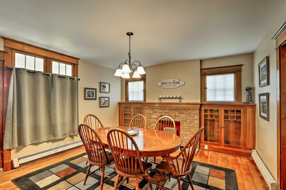 Wyoming Farmhouse Retreat! 10 Mi to Bighorn Canyon House in Wyoming
