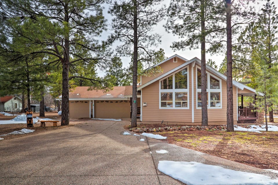 Sand Volleyball & Deck: Munds Park Getaway! House in Munds Park