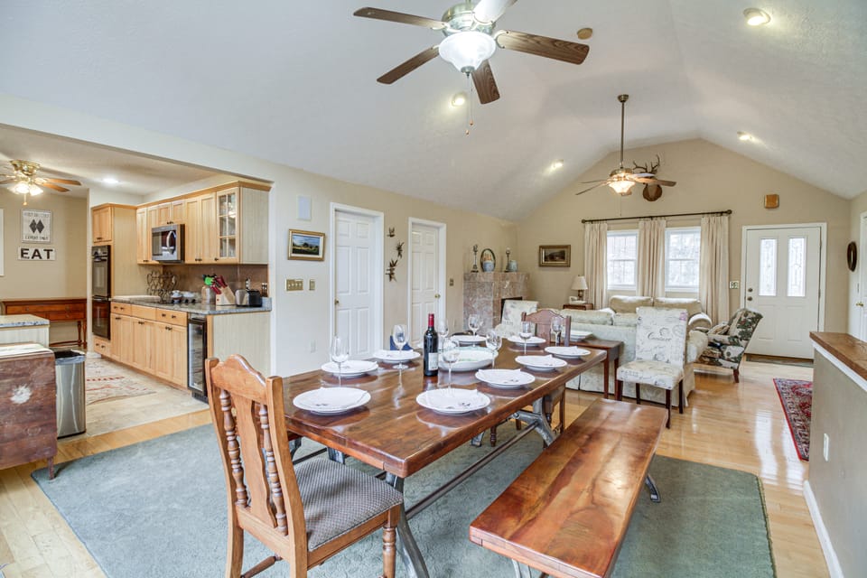 Resort Home on Mountain Golf Course w/ Deck & View House in Massanutten