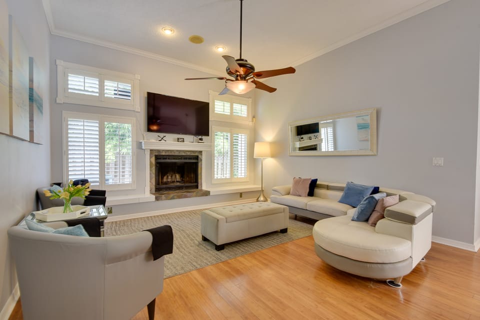 3 Mi to Dtwn Bradenton: Family Home w/ Pool! House in Bradenton