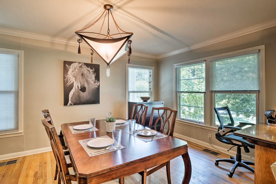 3 Mi to SoCo: City Escape w/ Patio House in Austin