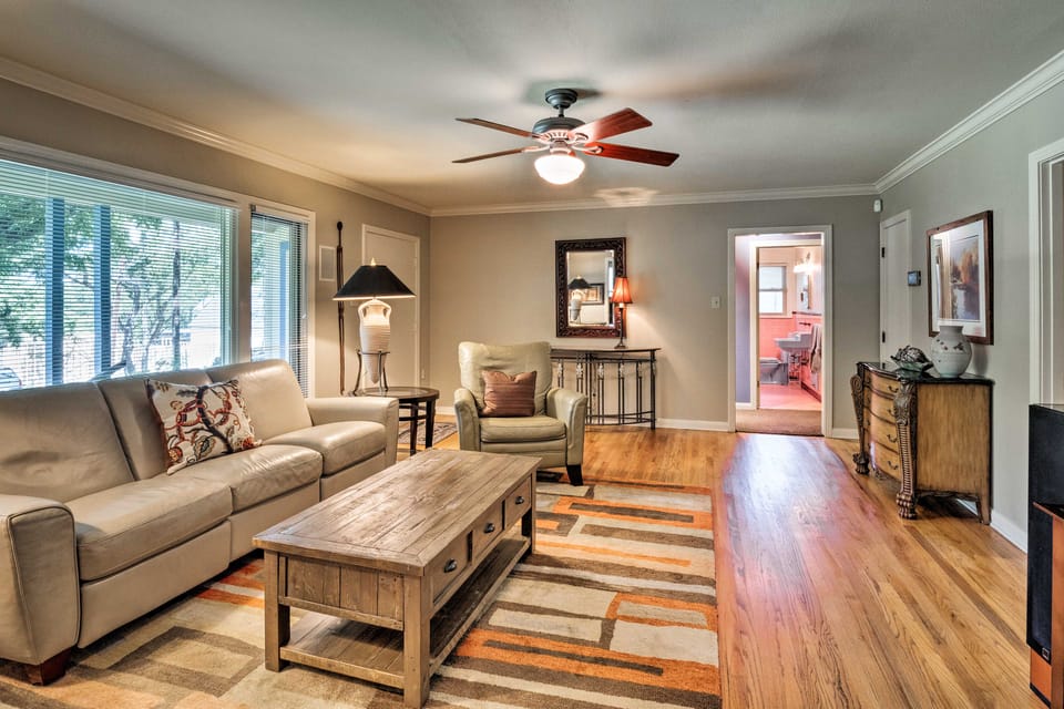 3 Mi to SoCo: City Escape w/ Patio House in Austin