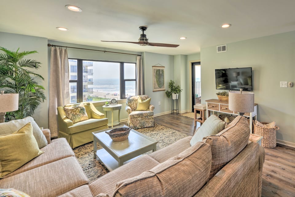 Summer Winds Resort Condo w/ Ocean Views! Apartment in Indian Beach