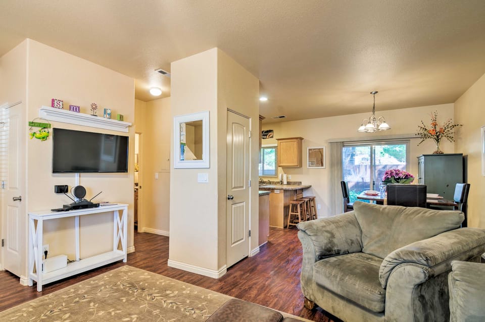 Kanab Condo w/ Pool & AC < 1 Mi to Attractions! Apartment in Kanab