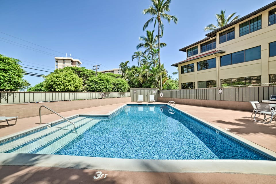 Walk to Beach: West Maui Condo w/ Lanai & Pool! Apartment in Napili-Honokowai