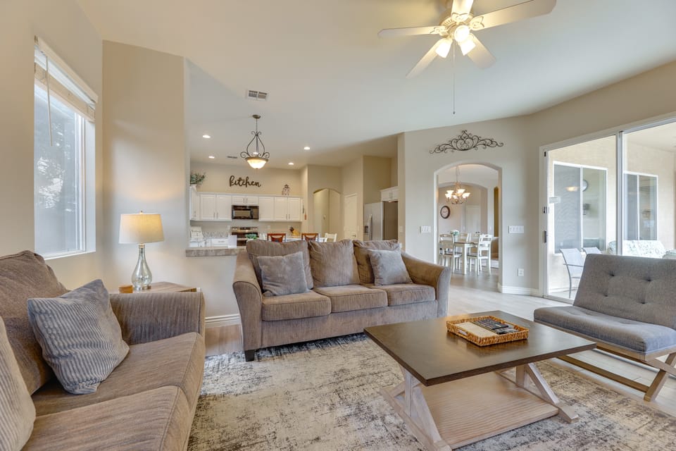4 Mi to Riparian Preserve: Mesa Abode w/ Hot Tub House in Mesa