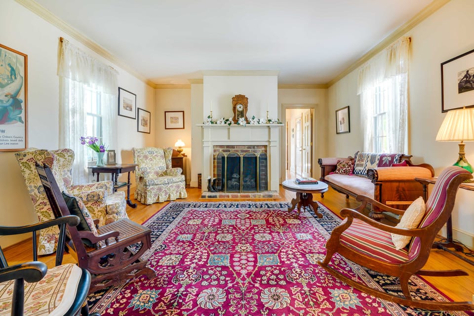 Terre Haute Manor Farmhouse w/ Gardens & Deck! House in Virginia