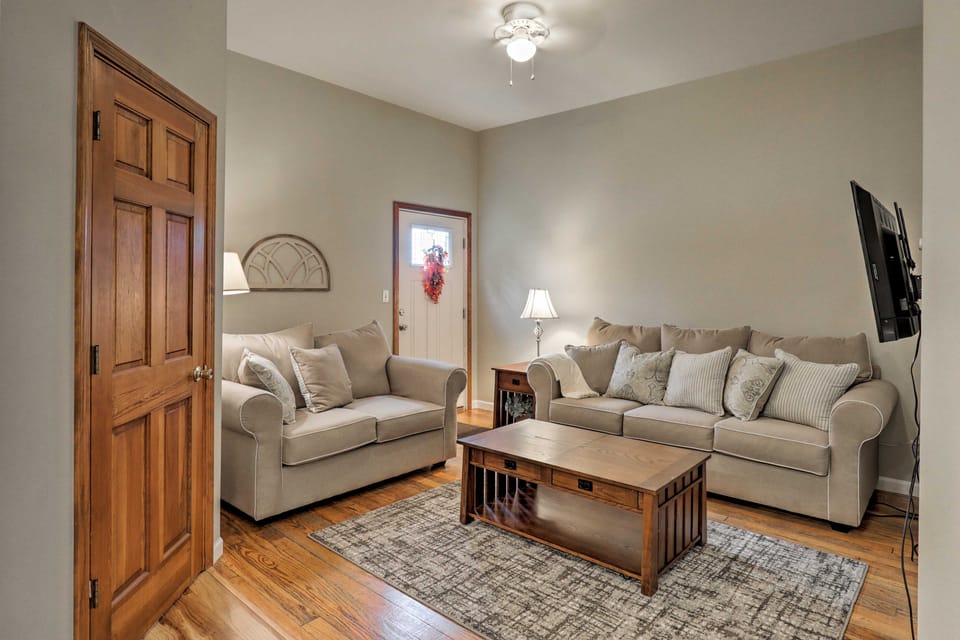 Unique Ovid Apt w/ Grill on Cayuga Wine Trail! Apartment in Finger Lakes