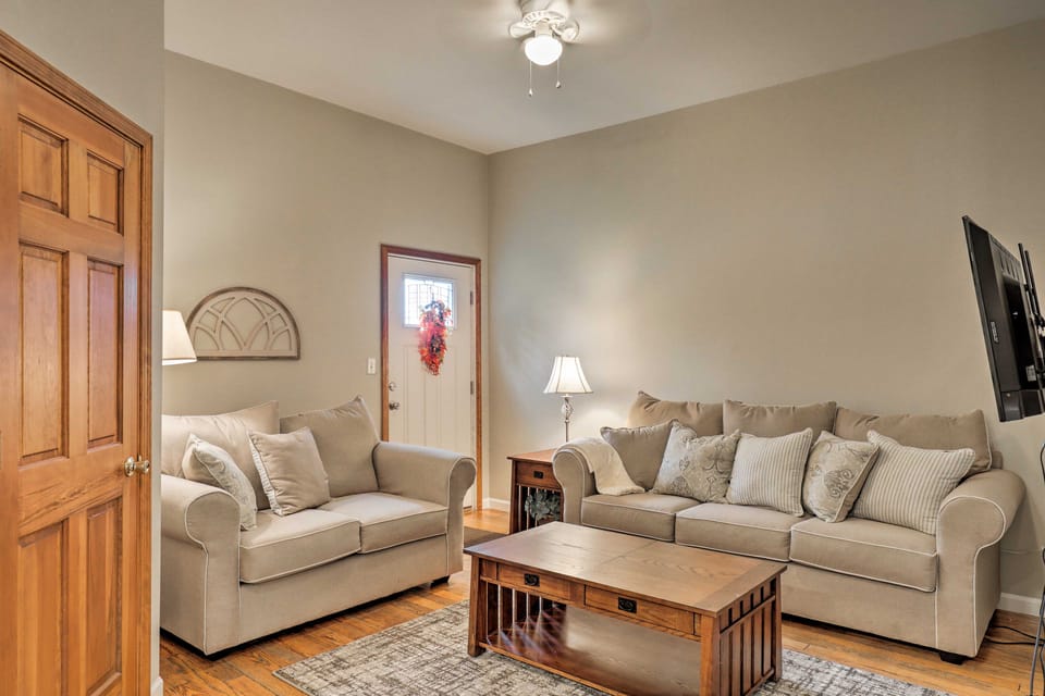 Unique Ovid Apt w/ Grill on Cayuga Wine Trail! Apartment in Finger Lakes