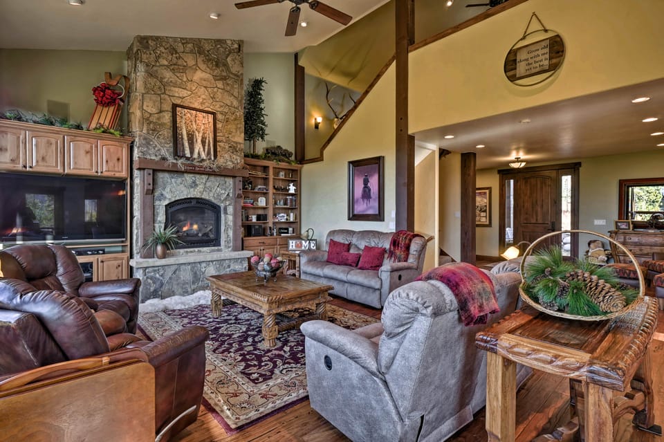 6 Mi to Slopes: Breck Home w/ Hot Tub & Game Room House in Breckenridge