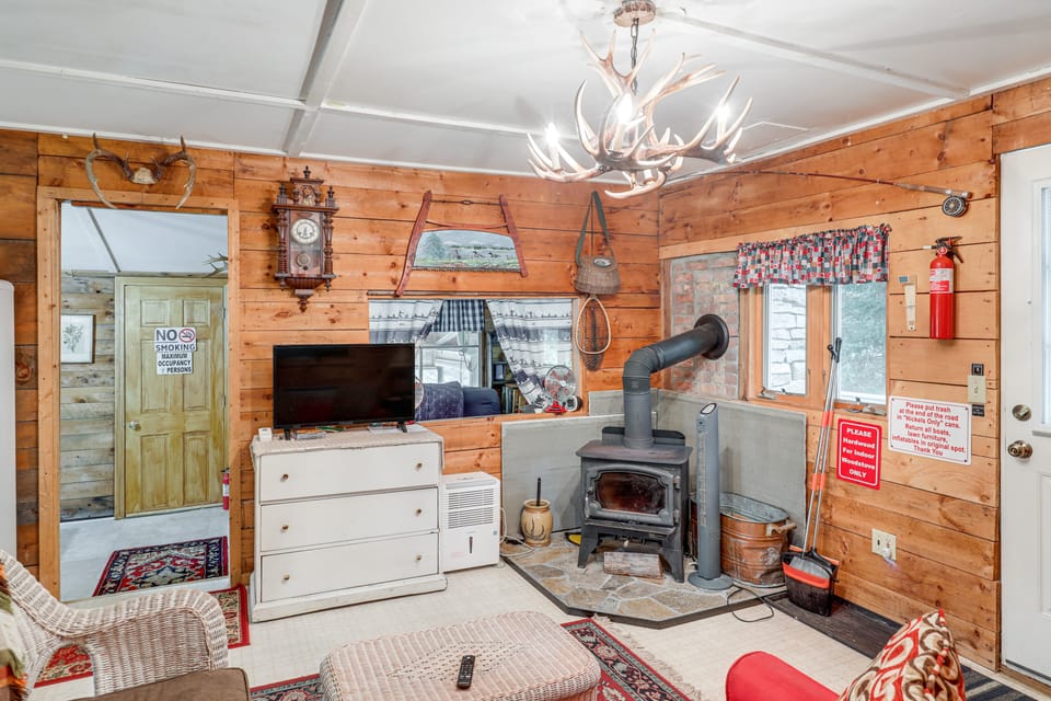 Piscataquog River Retreat w/ Dock! Fish & Paddle Apartment in Vermont