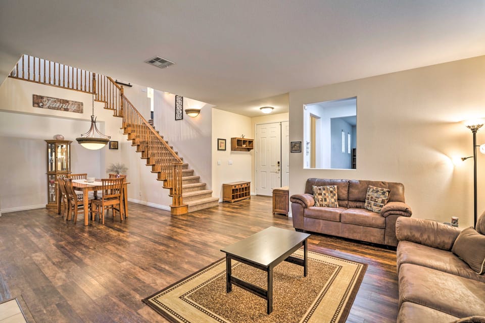 Spacious North Las Vegas Home w/ Yard House in North Las Vegas