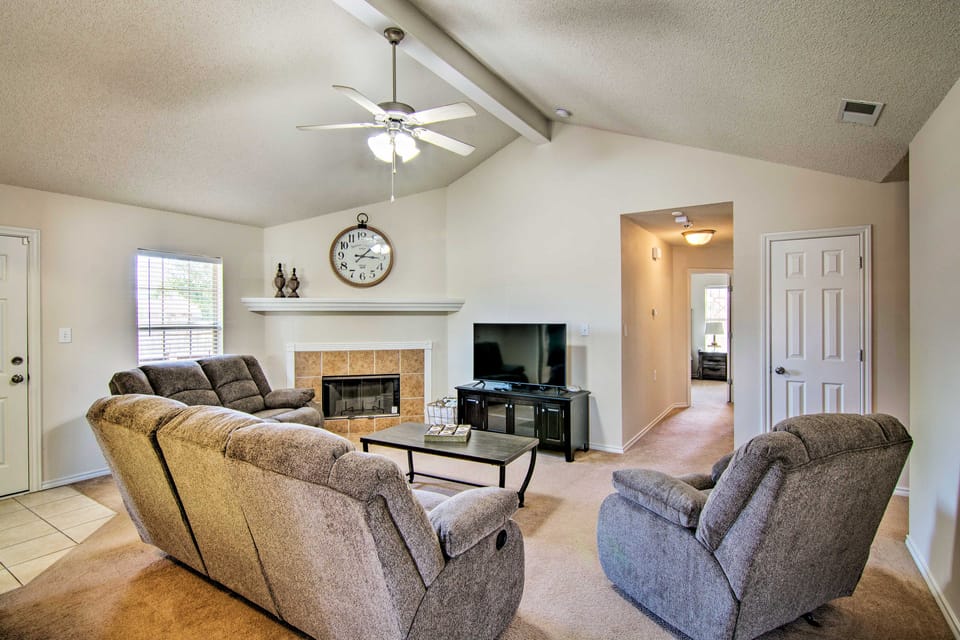Pet-Friendly Lubbock Home w/ Yard - 6 Mi to TTU House in Lubbock
