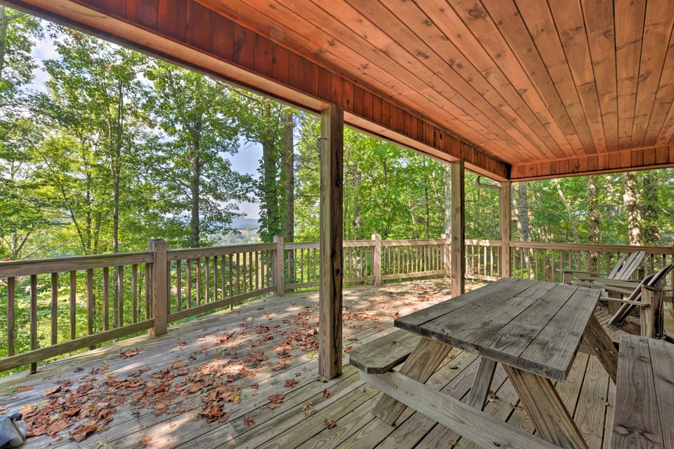 'A Bit of Heaven' Cabin < 13 Miles from Boone! House in Ashe County
