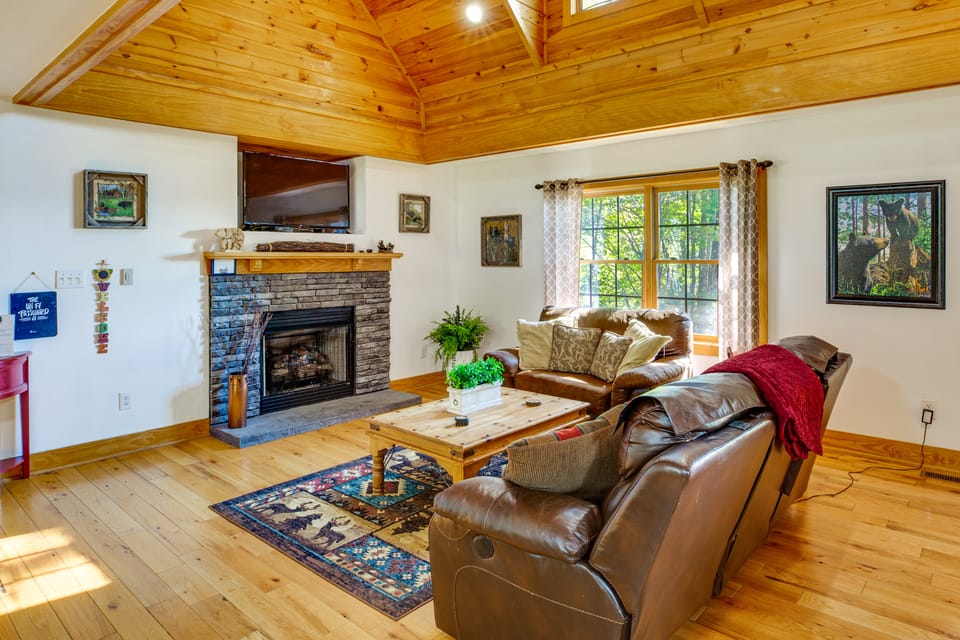 'A Bit of Heaven' Cabin < 13 Miles from Boone! House in Ashe County