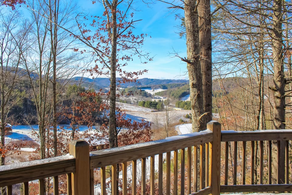 'A Bit of Heaven' Cabin < 13 Miles from Boone! House in Watauga
