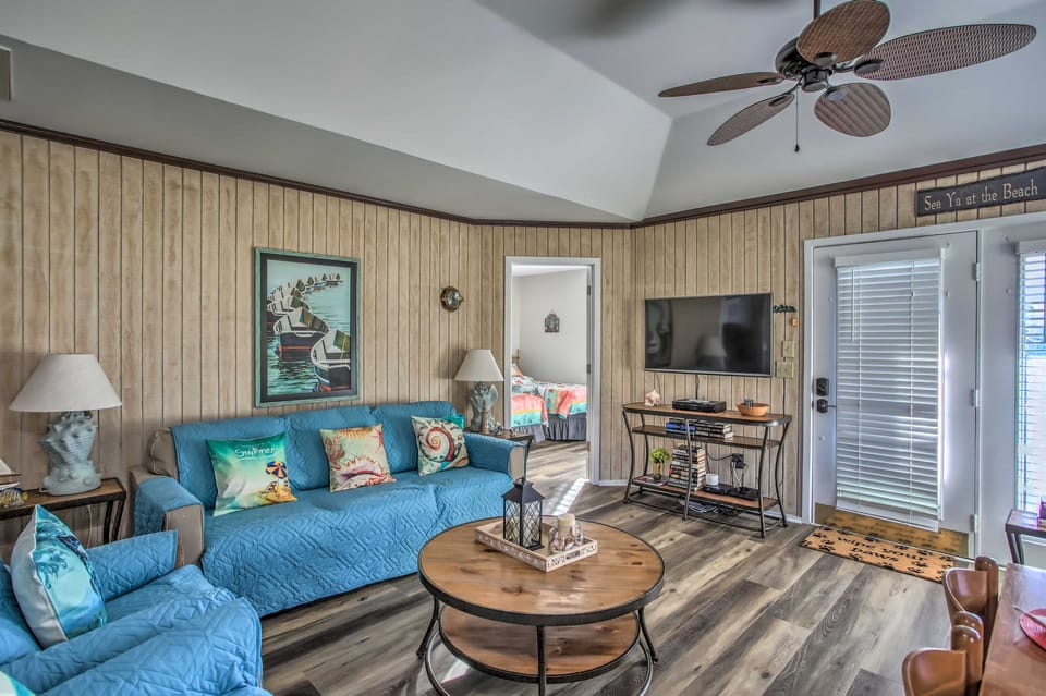 Walk to Beach: Dog-Friendly Myrtle Beach Cottage! Cottage in South Carolina