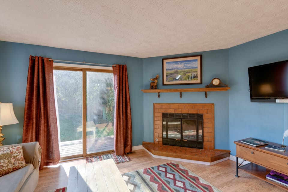Charming Anchorage Home w/ Grill + Deck! House in Spenard