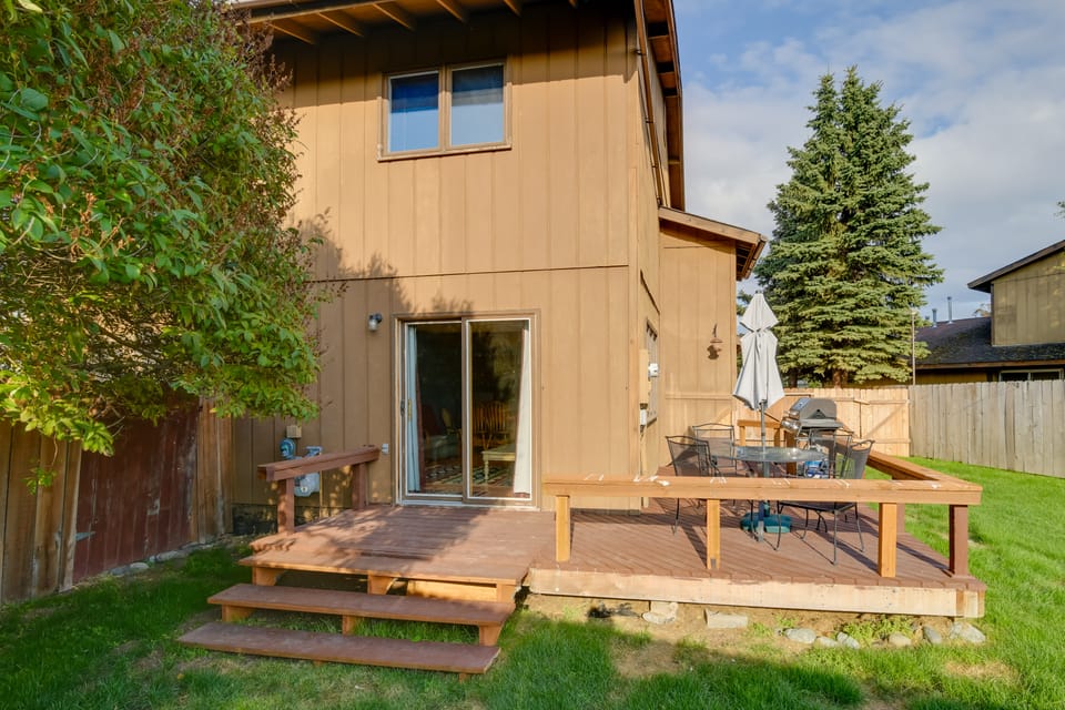 Charming Anchorage Home w/ Grill + Deck! House in Spenard
