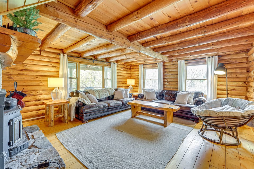 Picture-Perfect Vermont Mtn Cabin w/ Hot Tub! House in Vermont