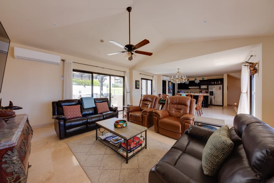 ‘Casa Verde’ in Cabo San Lucas -  3 Mi to Marina! House in Cabo San Lucas