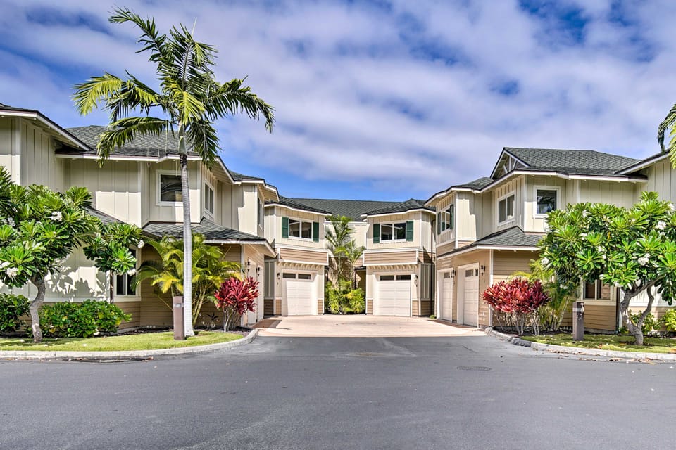 Lanai & Resort-Style Perks! Kona Townhome Apartment in Big Island