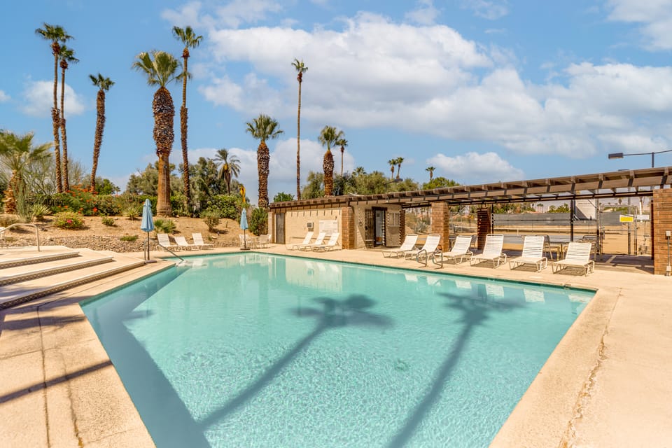 Resort-Style Palm Springs Townhome w/ Pool Access Apartment in Cathedral City