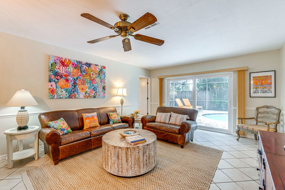 Pet-Friendly Home w/ Pool, Close to Venice Beaches House in South Venice