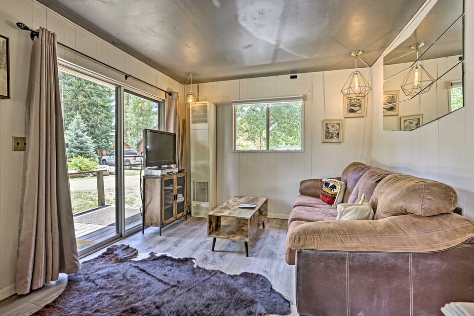 Direct Beach Access: Grand Lake Cabin w/ Deck! House in Grand Lake