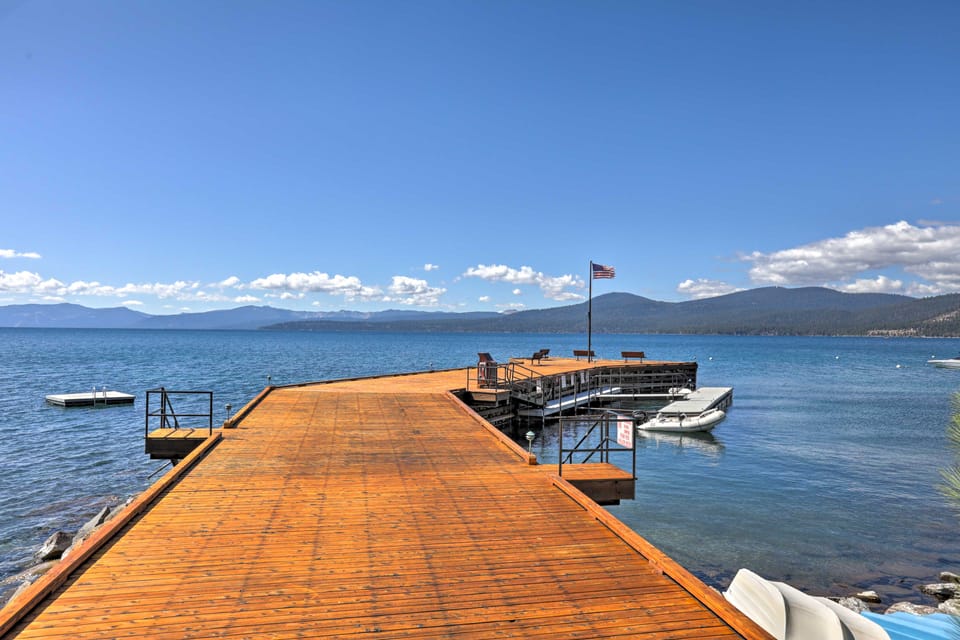 Hot Tub & Lake Tahoe Views: Kings Beach Lodge House in Brockway